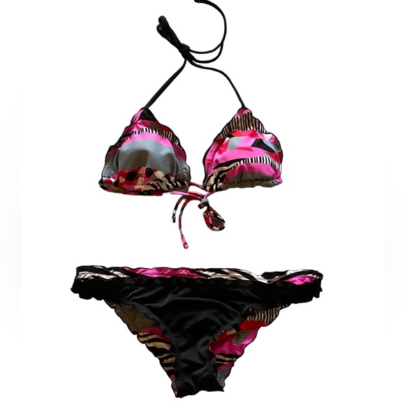 Adorable Reversible RuffledSwimwear Bikini String Top Full Back Great Condition! - Picture 3 of 8